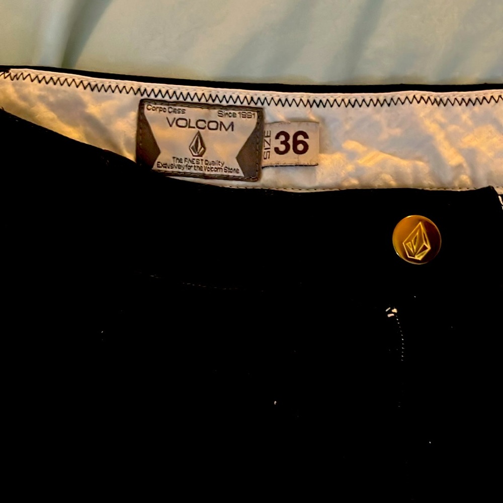 Men’s black Volcom shorts Size 36